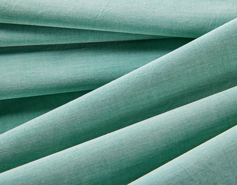 Bio-Chambray Stoff aus kbA Baumwolle in Natur und Grün gewaschen von Cotonea fabrics