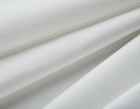 Bio-Köper Stoff aus kbA Baumwolle mit 240 g/m² in Weiß ohne optische Aufheller von Cotonea fabrics
