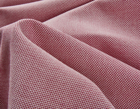 Bio-Kreuzköper aus kbA Baumwolle mit 229 g/m² in Rot mit Natur von Cotonea inside